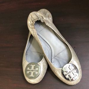 Tory Burch Reva pewter metallic sz 10
